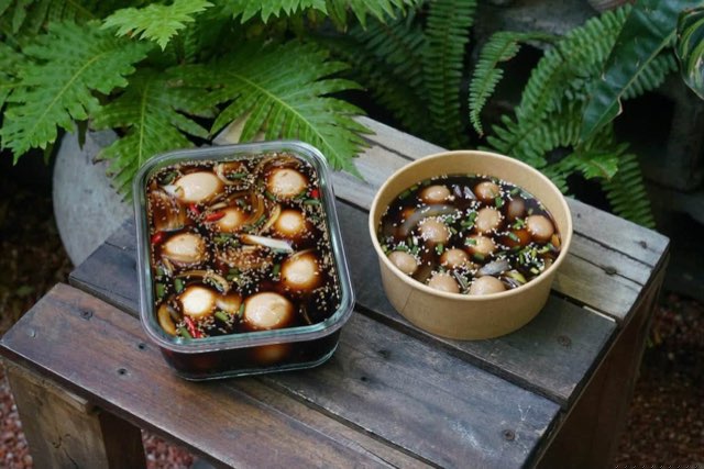 Trứng ngâm tương nhà làm
